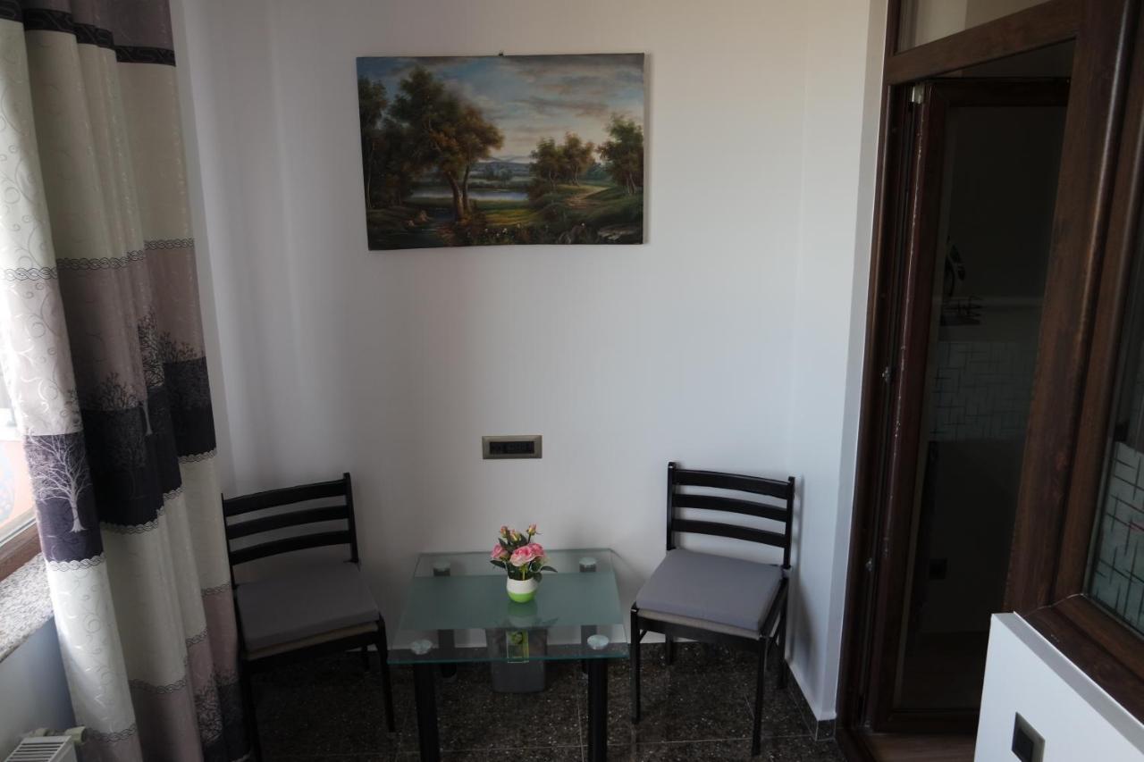 Ks Apartment *